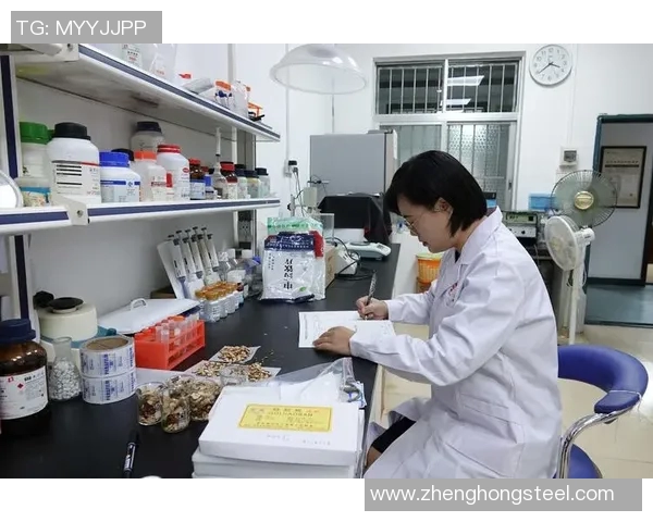 重庆羽毛球队灵活性变革引发热议探索新战术与训练模式的创新之路 重庆羽毛球队灵活性变革引发热议探索新战术与训练模式的创新之路