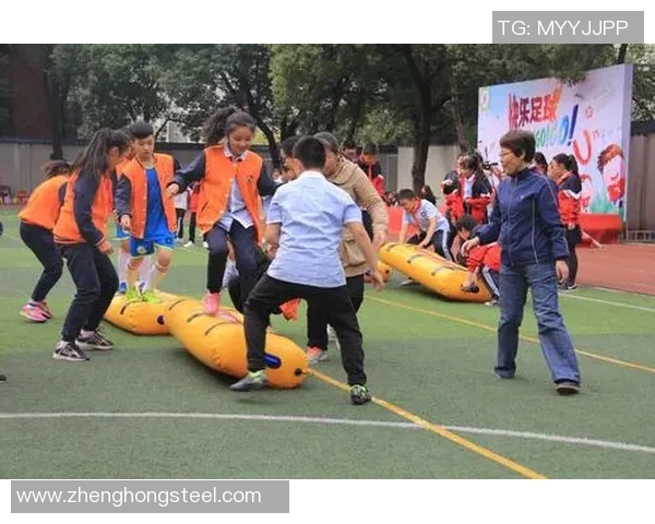 卷毛长发的足球明星如何在绿茵场上展现独特魅力与风采